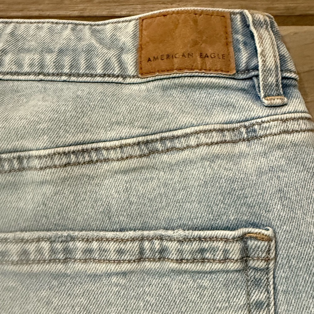 👖NWT👖American Eagle Strigid High Rise Mom Jeans - Picture 6 of 8